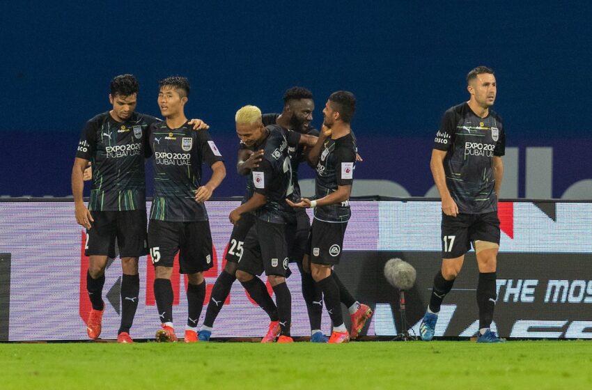  Mumbai City FC Overcome Tough Bengaluru FC Challenge To Go Top