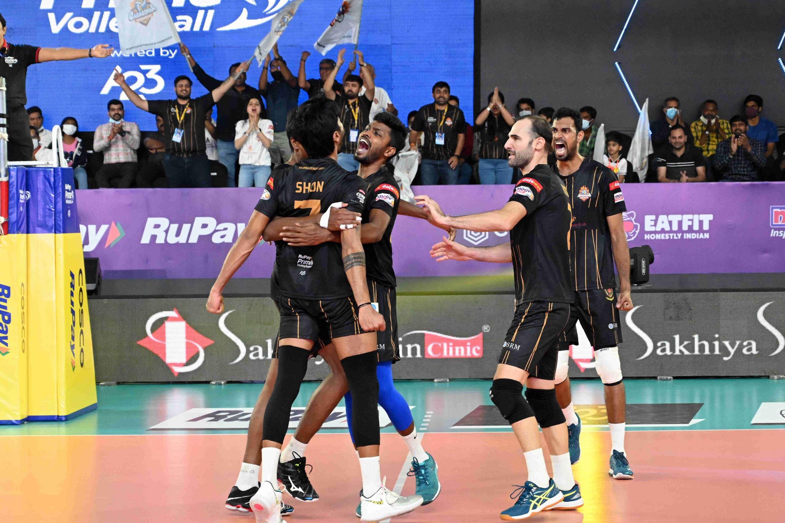  Ahmedabad Defenders defeat Kolkata Thunderbolts to become the first team to reach the Semi-Finals.