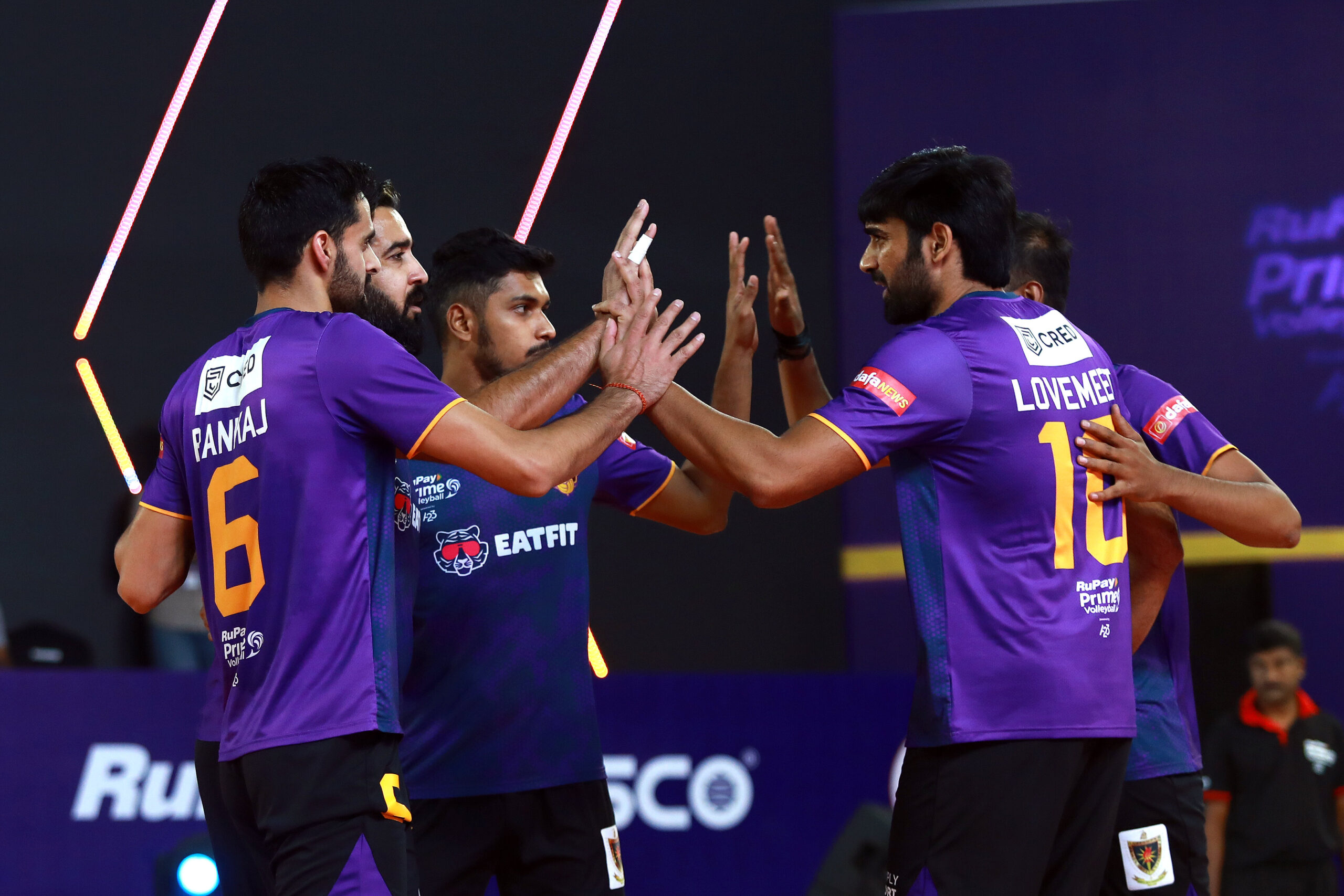  The Kolkata Thunderbolts beat Bengaluru Torpedoes