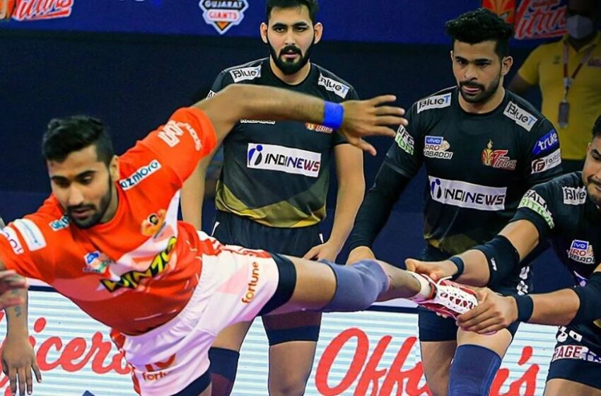 The Gujarat Giants keep their playoff hopes alive by rallying late against the Telugu Titans.