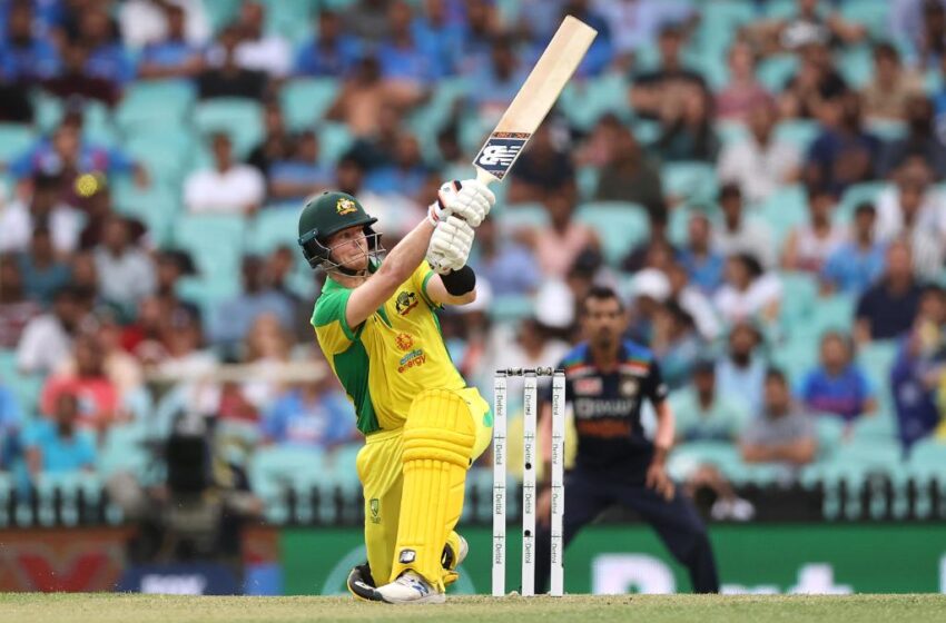 Smith landed hard on the SCG turf in an ambitious jumping effort.