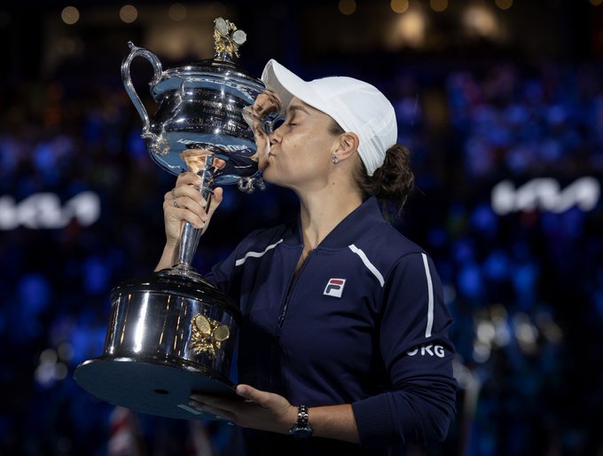  Ashleigh Barty: Winner of the Wimbledon retires at 25