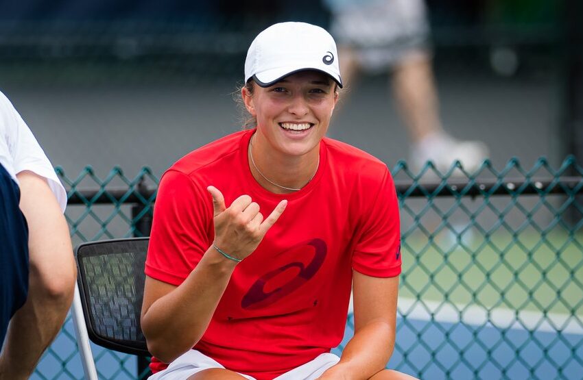 Iga Swiatek becomes new world number 1 at 20