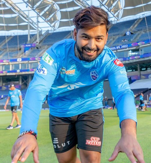  Rishabh Pant’s loved one spotted cheering him on vs KKR
