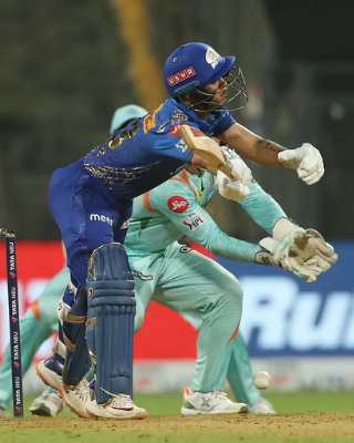 Ishan Kishan gets out in an unfortunate way against LSG