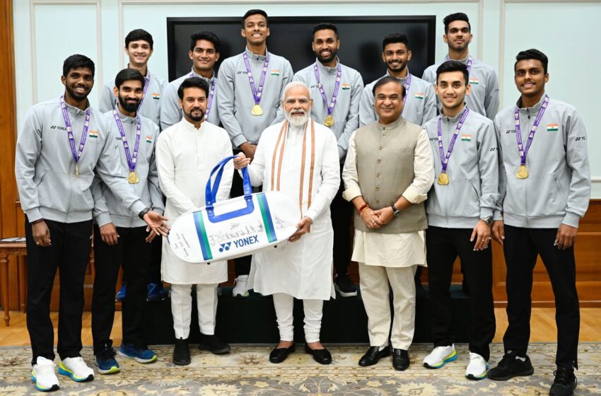  Hon’ble PM of India, Shri Narendra Modi hosts Badminton team at his residence