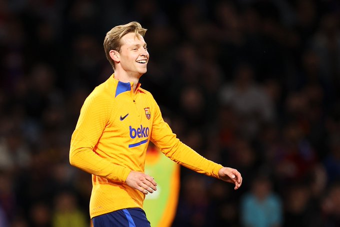  Frenkie de Jong to reject Man Utd and stay at FC Barcelona?