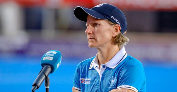  Coach Janneke Schopman reacts to the intense match against New Zealand