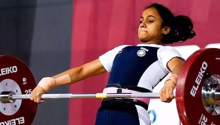  Weightlifter Harshada Garud won the women’s 45kg category gold medal
