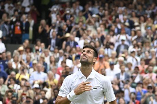  Novak Djokovic reaches semi finals after a stunning comeback