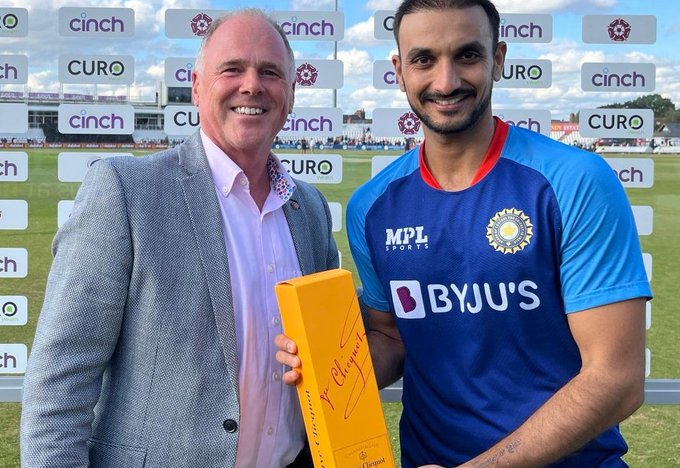  Harshal Patel stars in a narrow win against Northamptonshire