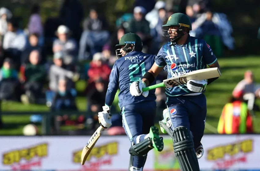  Pakistan beating New Zealand by five wickets in the Tri-Series final