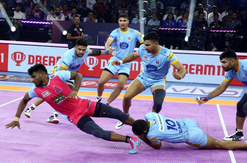 Vivo Pro Kabaddi League Report: Pardeep Narwal’s heroics help UP Yoddhas clinch close game against Jaipur Pink Panthers
