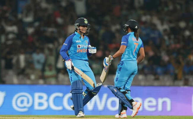  India wins over Australia in its first-ever Super Over match.