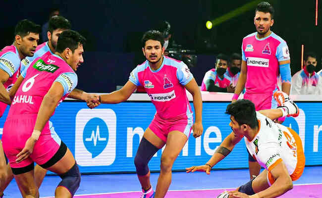  PKL 9 Final: Jaipur Pink Panthers win the PKL trophy by 4 points!