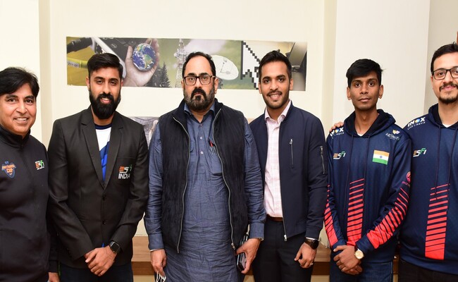  Esports athletes & Gamers met Hon’ble MOS (MeitY) Shri Rajeev Chandrashekhar to review online gaming rules