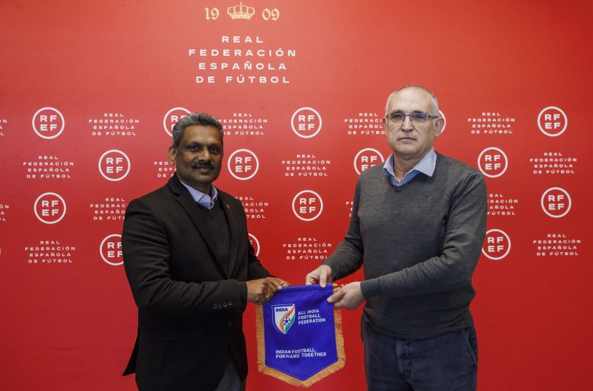  Federation Secretary General Dr. Prabhakaran meets his Spanish FA counterpart; discusses possibilities of collaborations on women’s football