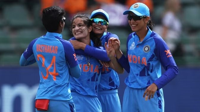  India through to the semis after rain halts Ireland’s charge