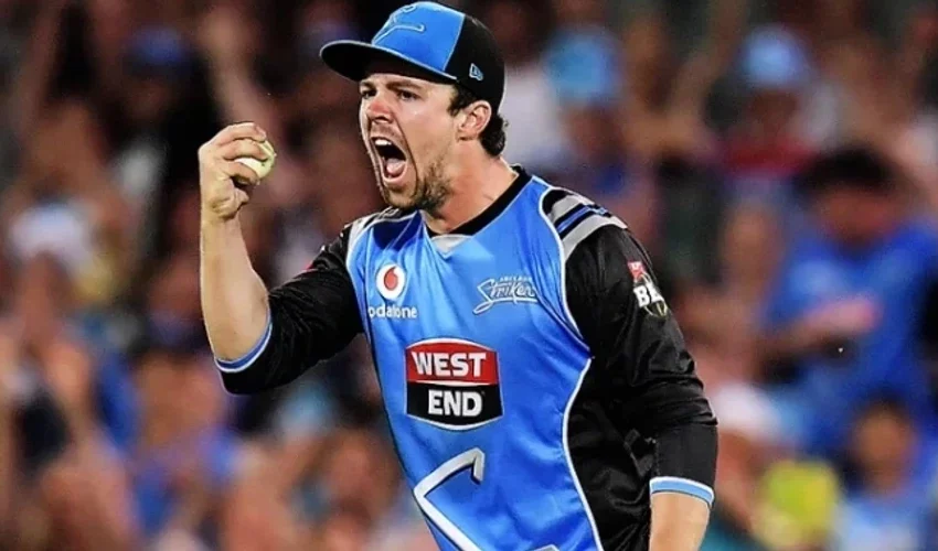 Travis Head Signs New Contract with Adelaide Strikers for BBL 2024-25 Season